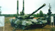 Основной танк Т-80 в паре.